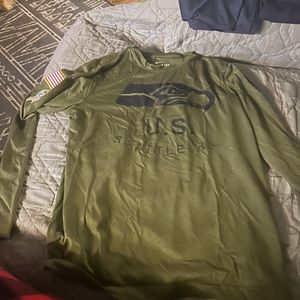 Kids Seahawks Nike long sleeve T salute to military dry fit - kids medium 10/12